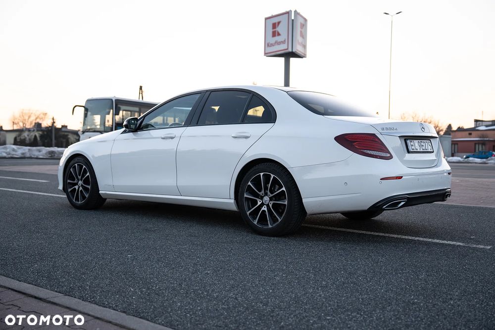 Mercedes-Benz Klasa E 220 d 9G-TRONIC - 5