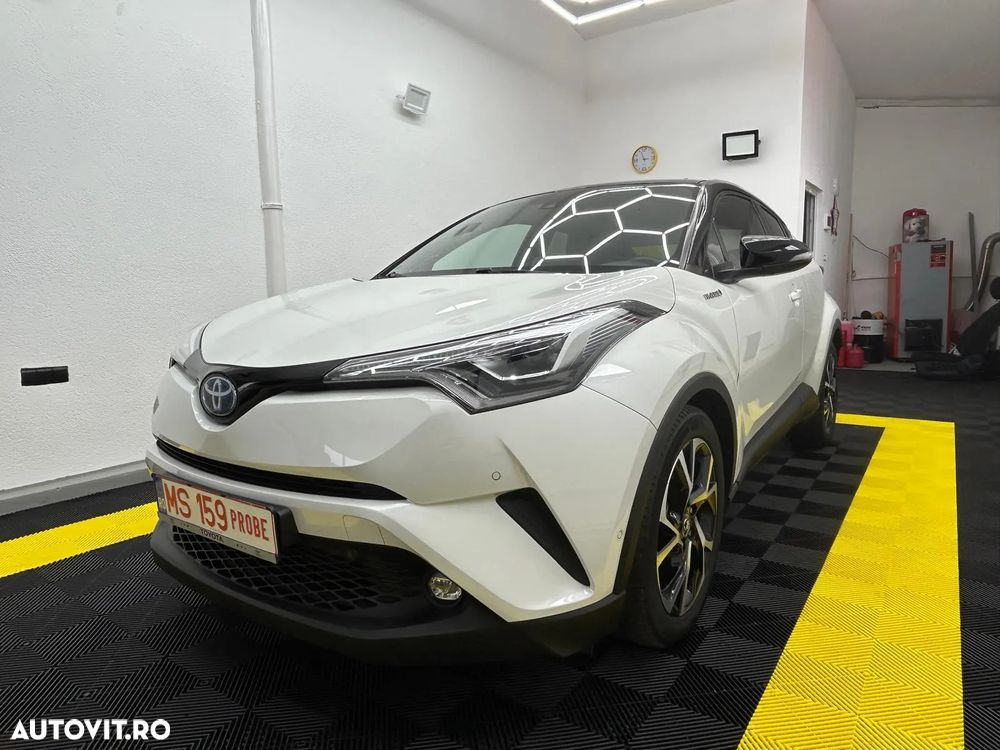 Toyota C-HR Hybrid Style Selection - 2