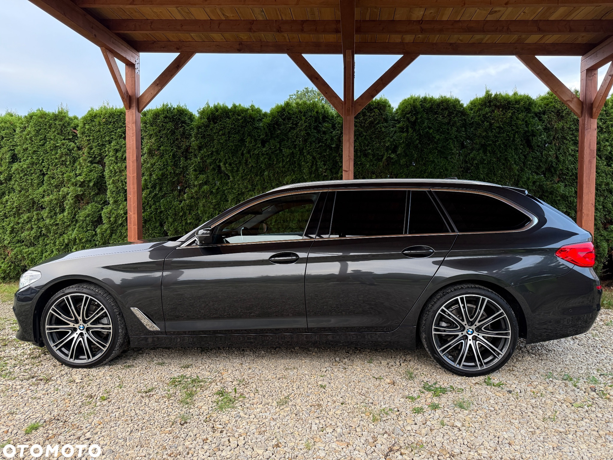 BMW Seria 5 520d Touring Luxury Line - 7