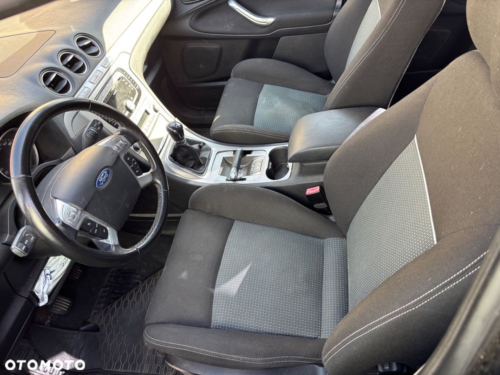 Ford S-Max - 8