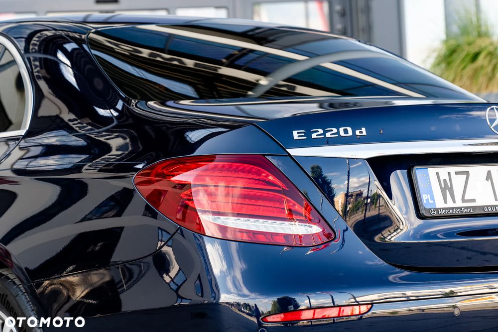 Mercedes-Benz Klasa E 220 d 9G-TRONIC - 12