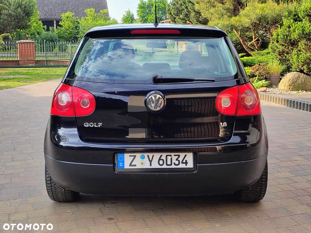 Volkswagen Golf 1.6 Trendline - 32