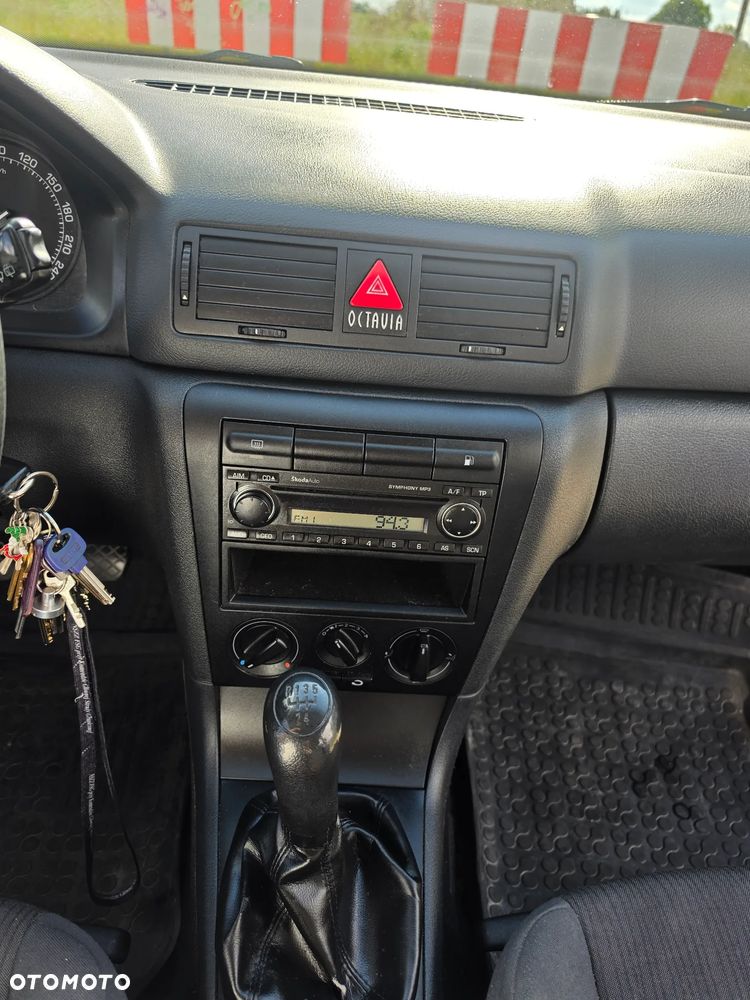Skoda Octavia 1.6 Tour Classic - 9