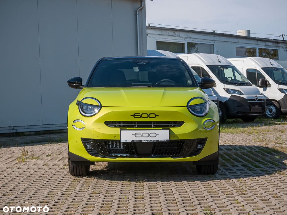 Fiat 600 1.2 Turbo Sport eDCT - 3