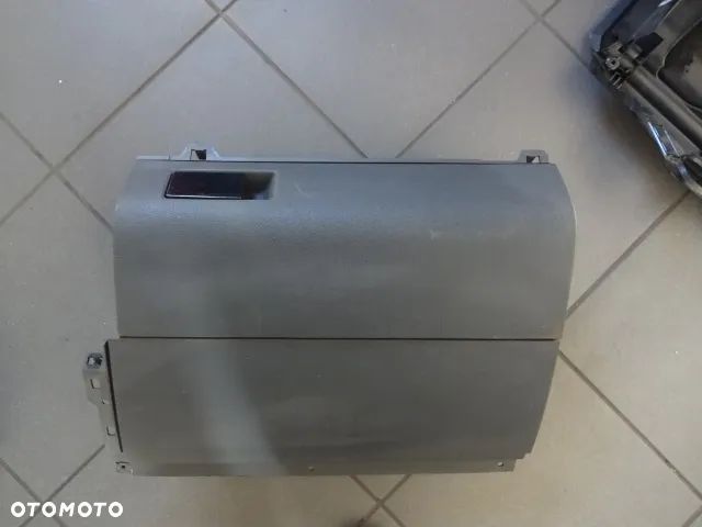 Schowek pasażera Touran 1T1 857 101A - 1