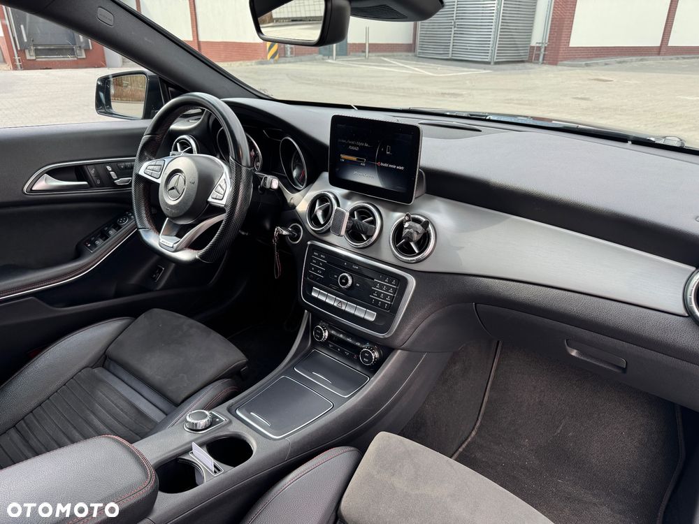 Mercedes-Benz CLA 200 7G-DCT AMG Line - 15