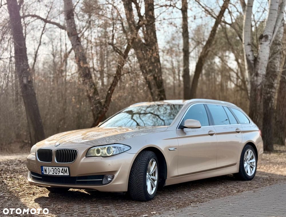 BMW Seria 5 520d xDrive - 11