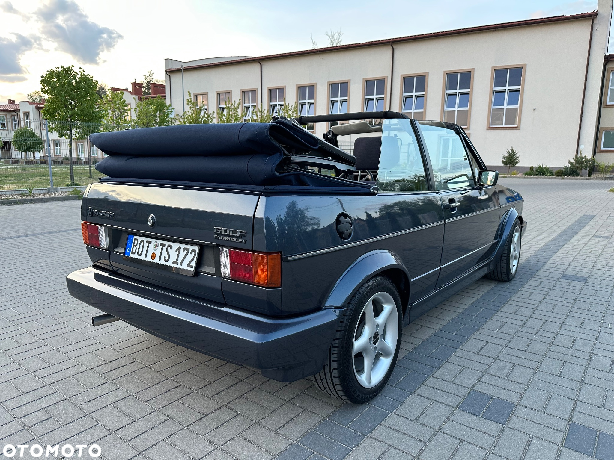 Volkswagen Golf 1.6 GL - 8