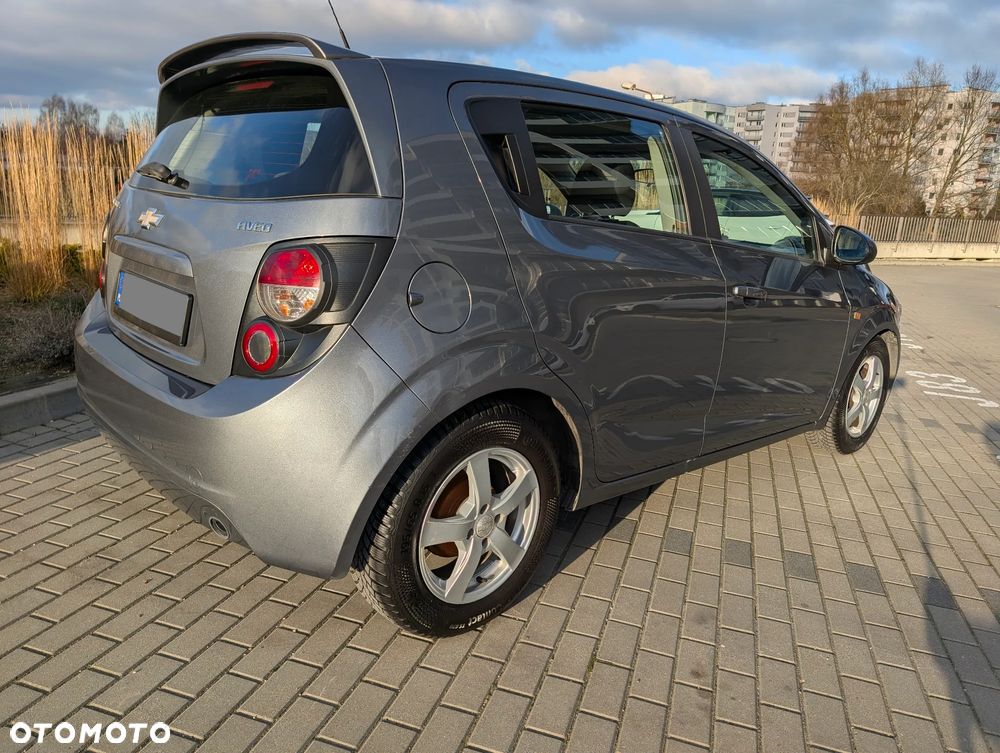 Chevrolet Aveo 1.4 16V LT - 8