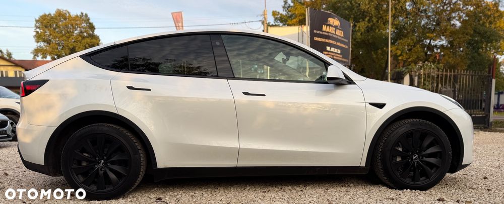 Tesla Model Y RWD - 14
