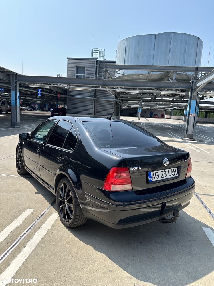 Volkswagen Bora 1.9TDI Highline Aut - 10