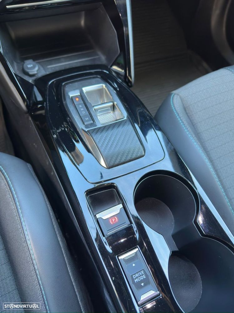Peugeot 2008 1.2 PureTech Allure EAT8 - 12
