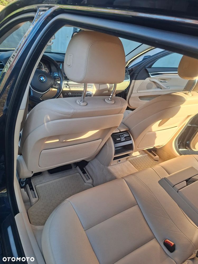 BMW Seria 5 520d xDrive - 7
