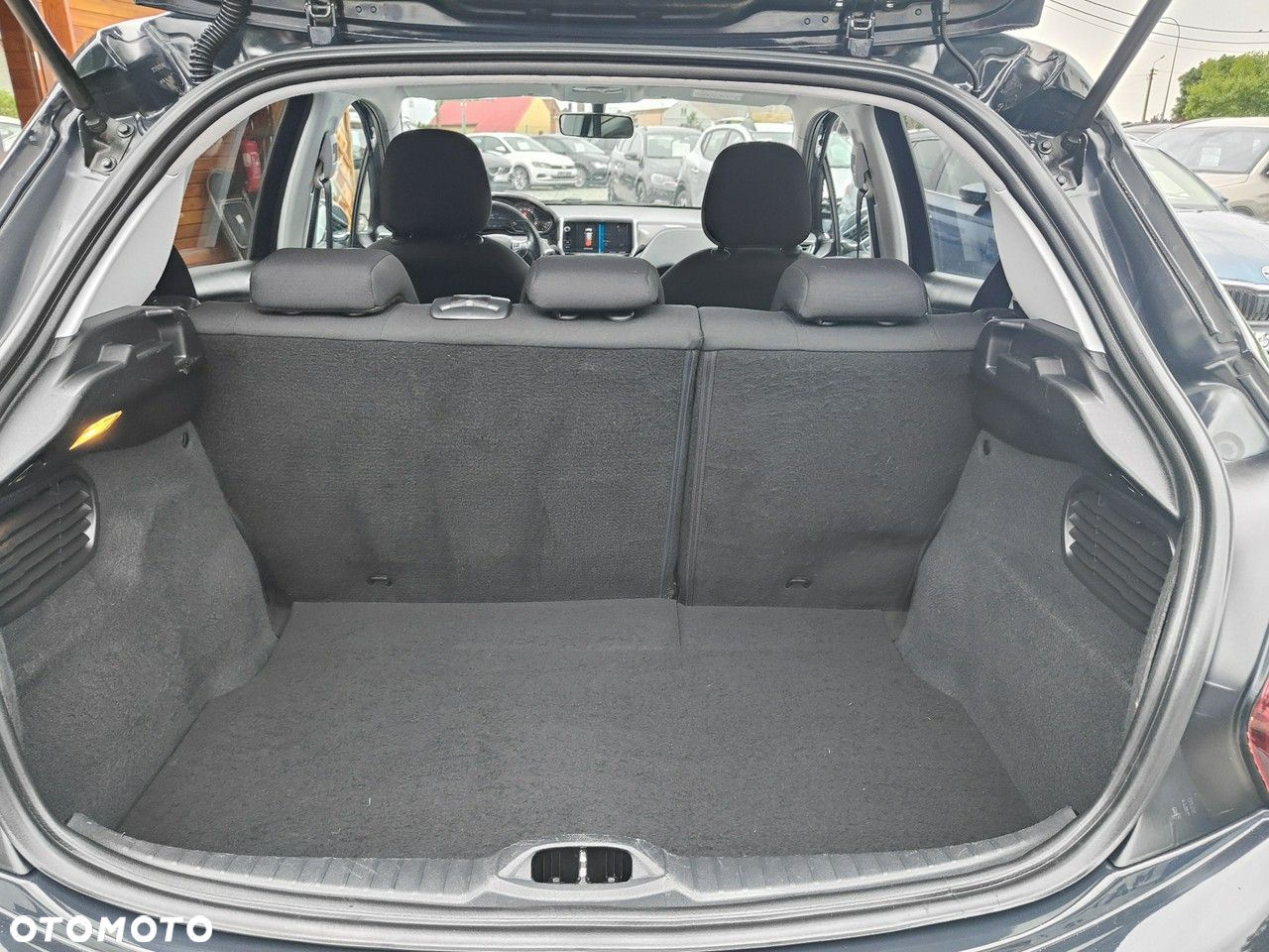 Peugeot 208 - 27