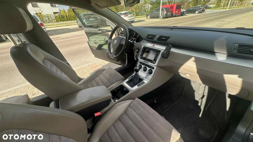 Volkswagen Passat 2.0 TDI Individual Chrom - 9