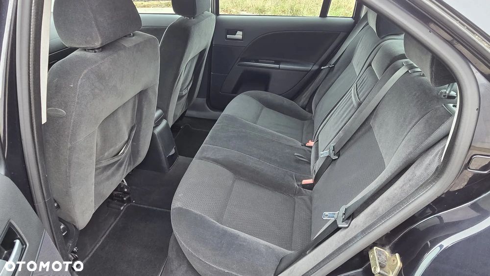 Ford Mondeo 1.8 Ghia - 15