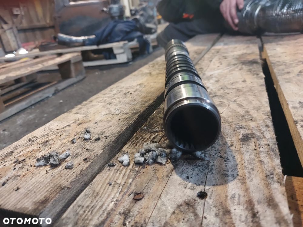 Wałek skrzyni sprzęgła 2092359209 ZF Autopower JOHN DEERE - 4