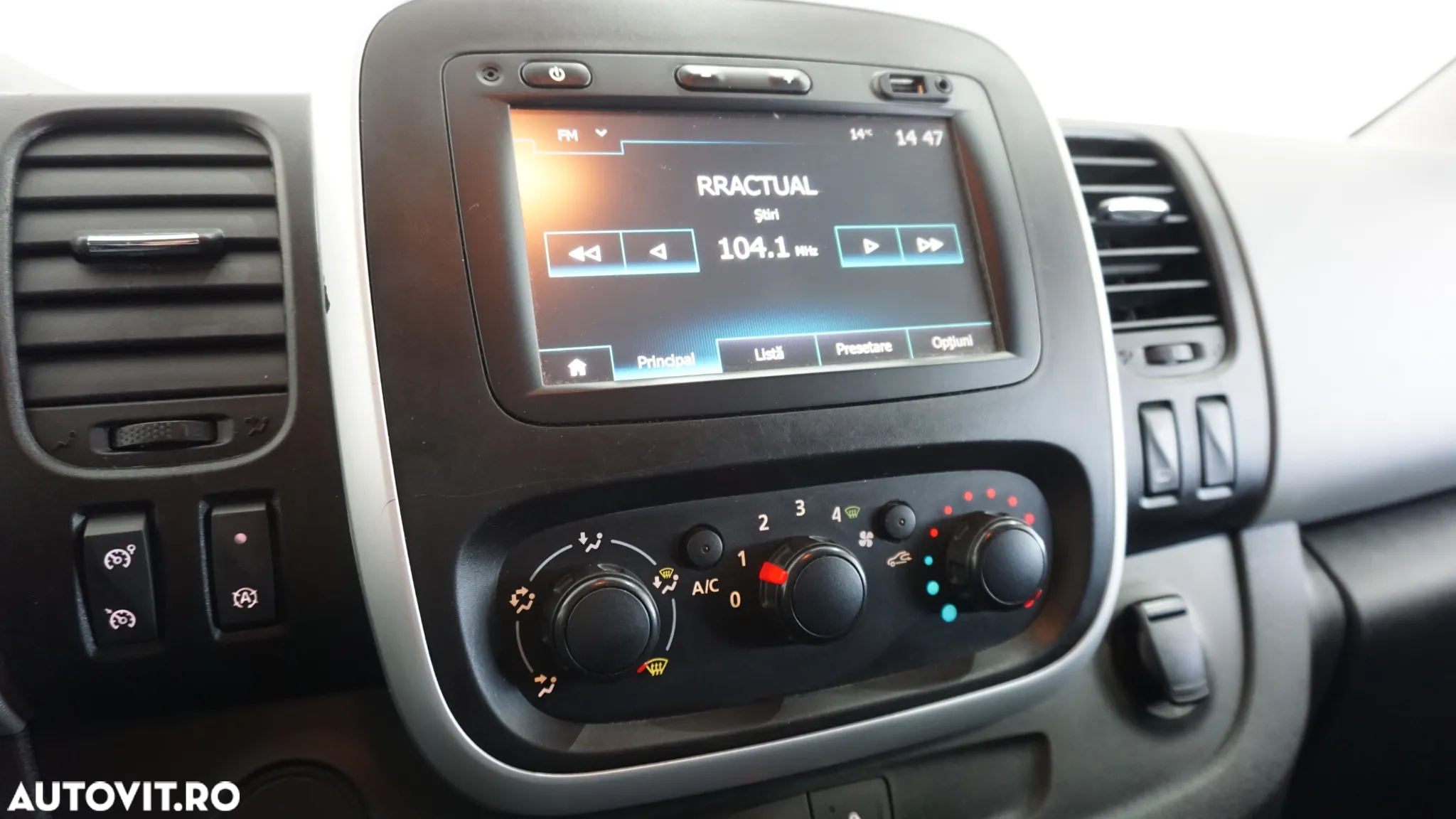 Renault Trafic - 21