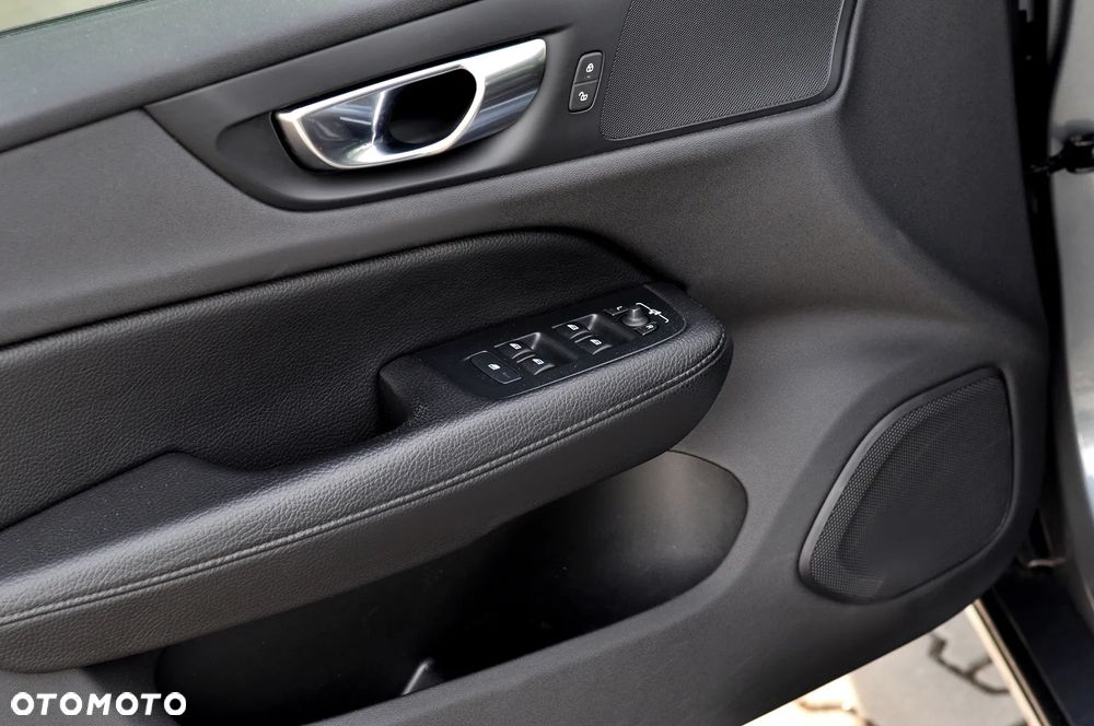 Volvo V60 B3 B Geartronic Momentum Pro - 17