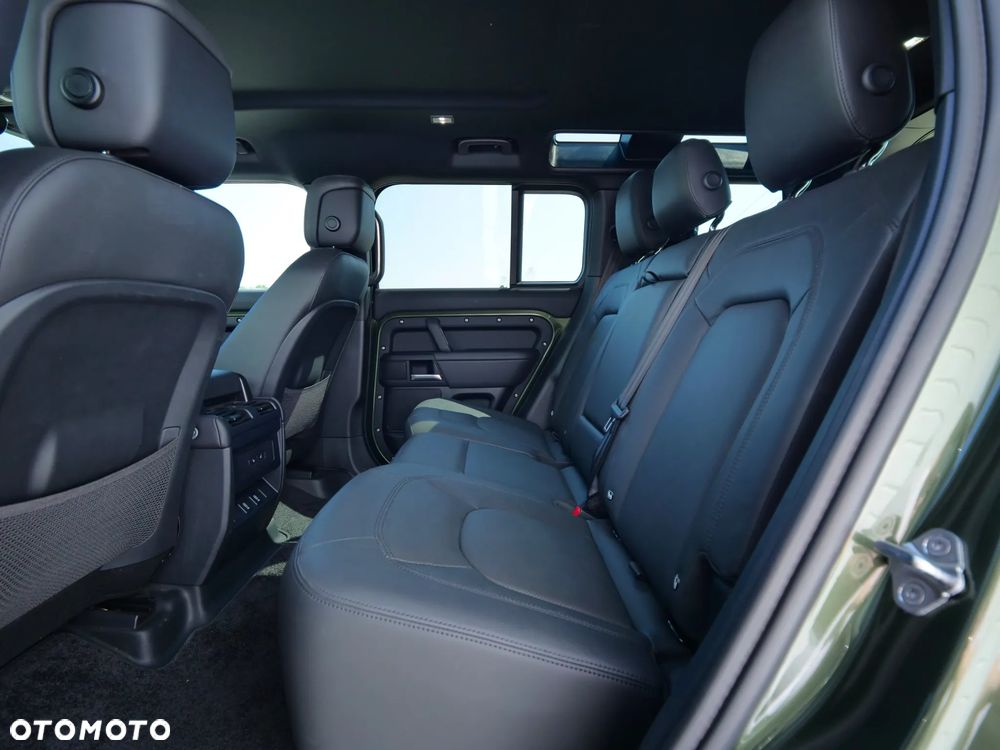 Land Rover Defender - 28