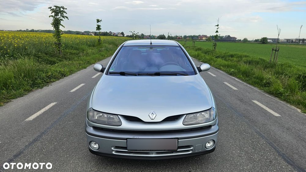 Renault Laguna - 3