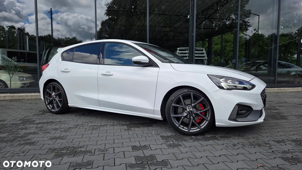 Ford Focus - 33