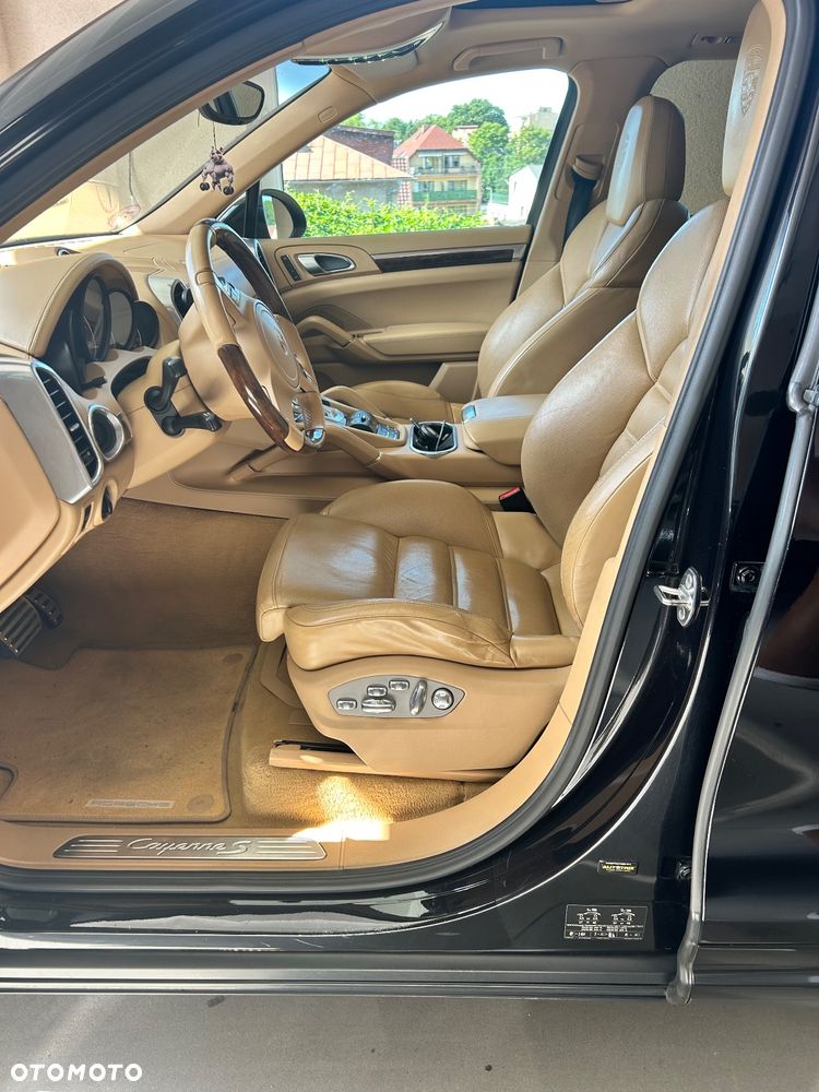 Porsche Cayenne S - 9