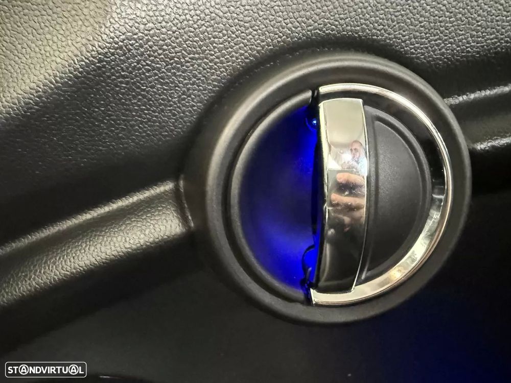 MINI 3 Portas One D - 55