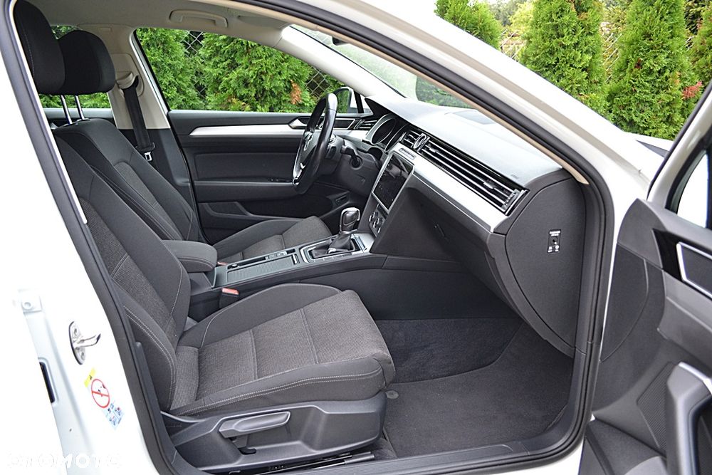 Volkswagen Passat - 14