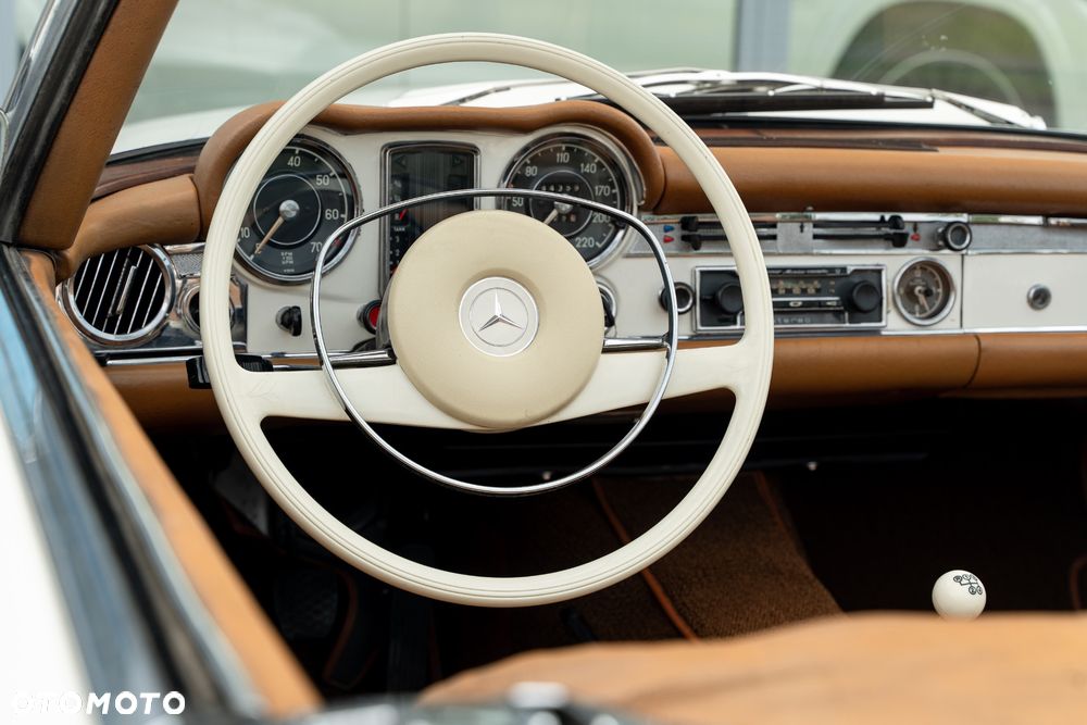 Mercedes-Benz SL - 26