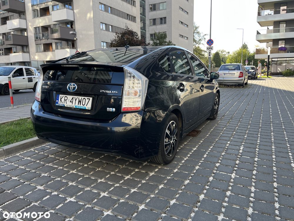 Toyota Prius - 4