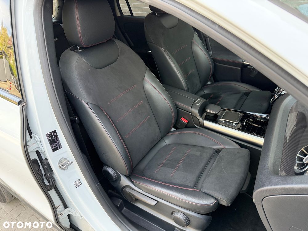 Mercedes-Benz GLA 200 AMG Line - 32