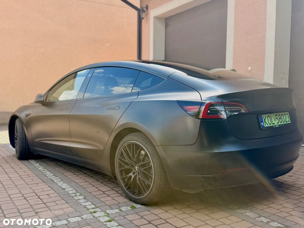 Tesla Model 3 - 5