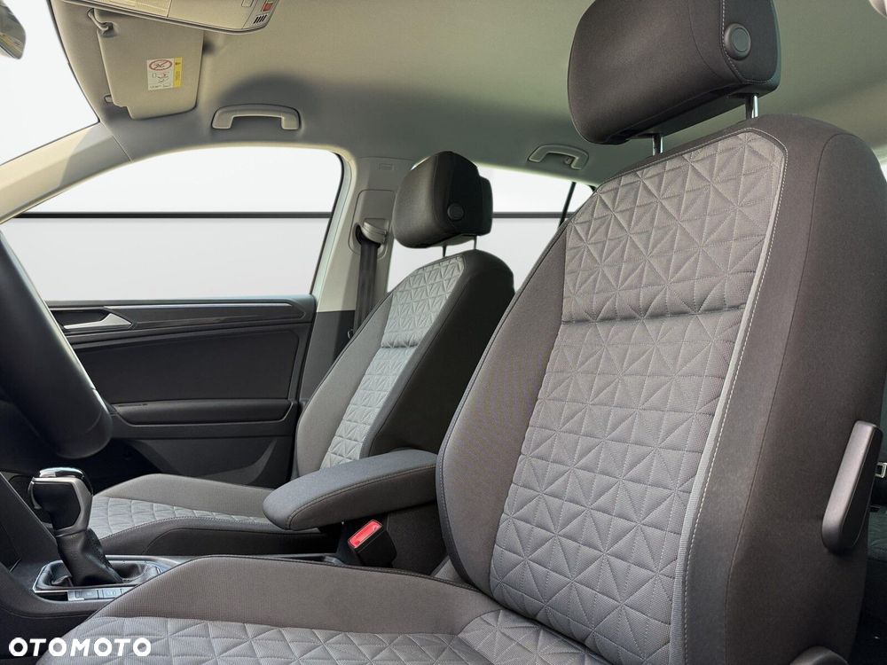 Volkswagen Tiguan - 11
