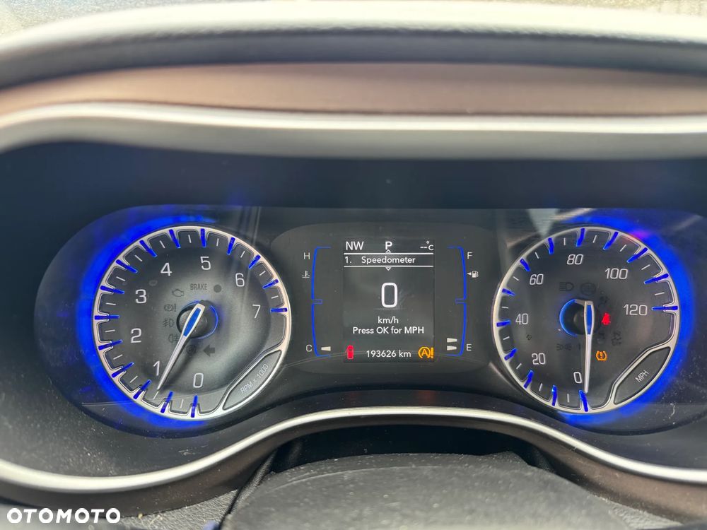 Chrysler Pacifica - 2