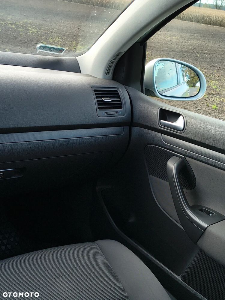 Volkswagen Golf - 16