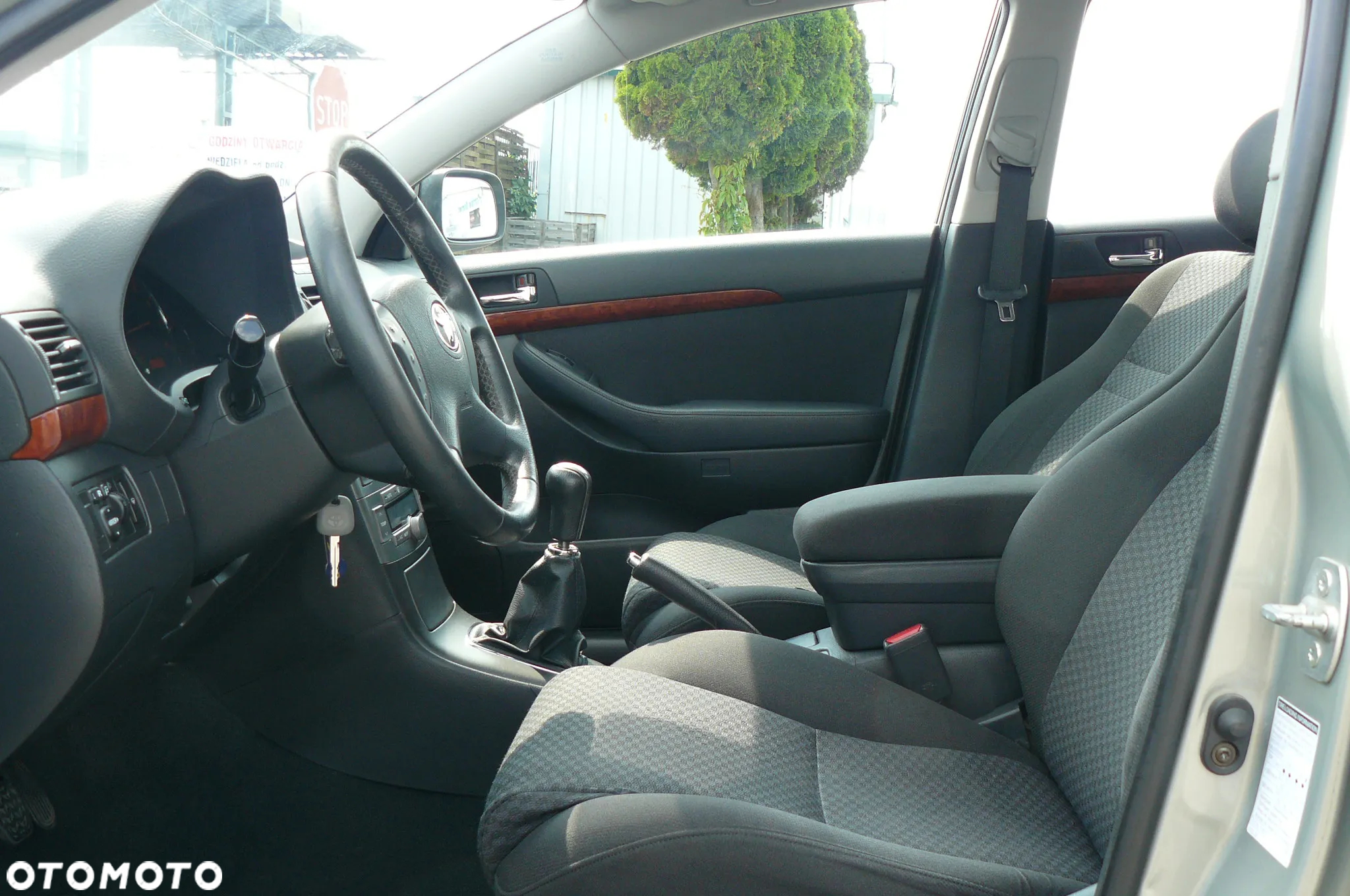 Toyota Avensis - 27