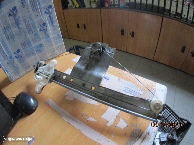 Elevador Manual 827013204R RENAULT CLIO 4 2014 5P TE - 2