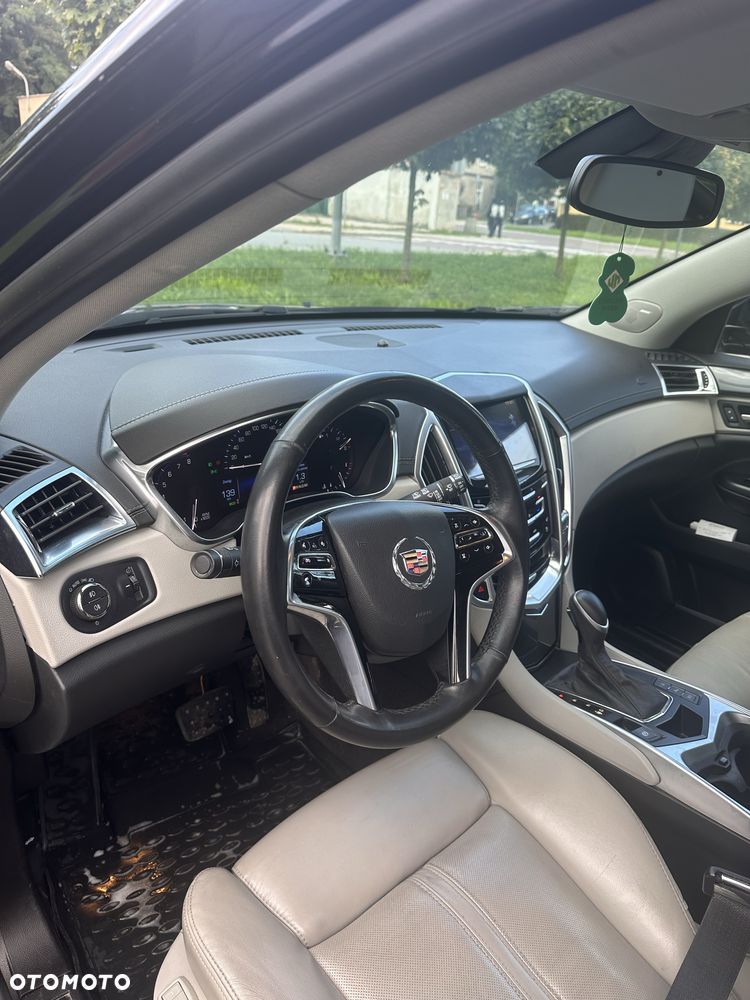 Cadillac SRX - 7