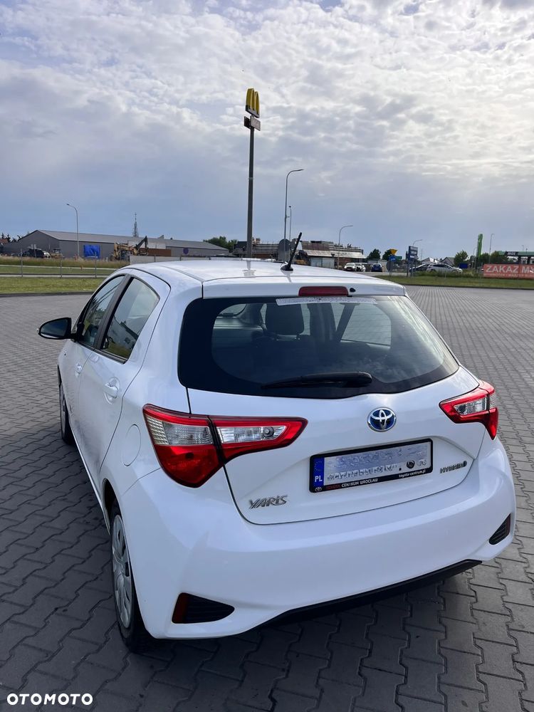Toyota Yaris Hybrid 100 Active EU6 - 4