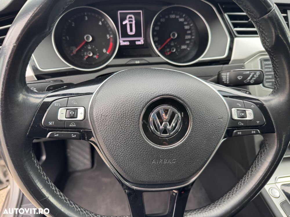 Volkswagen Passat 2.0 TDI SCR (BlueMotion Technology) DSG Highline - 24