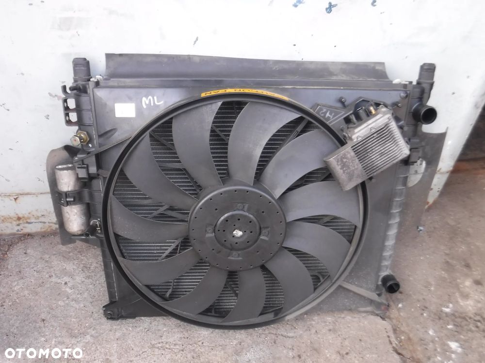 Mercedes ML W163 2.7 CDI  chlodnica wody plynu AUTOMAT klimatyzacji A1635002704 - 2