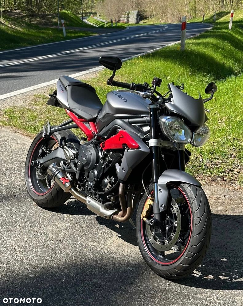 Triumph Street Triple - 10