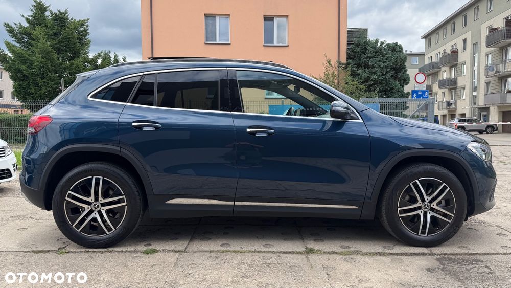 Mercedes-Benz GLA - 8