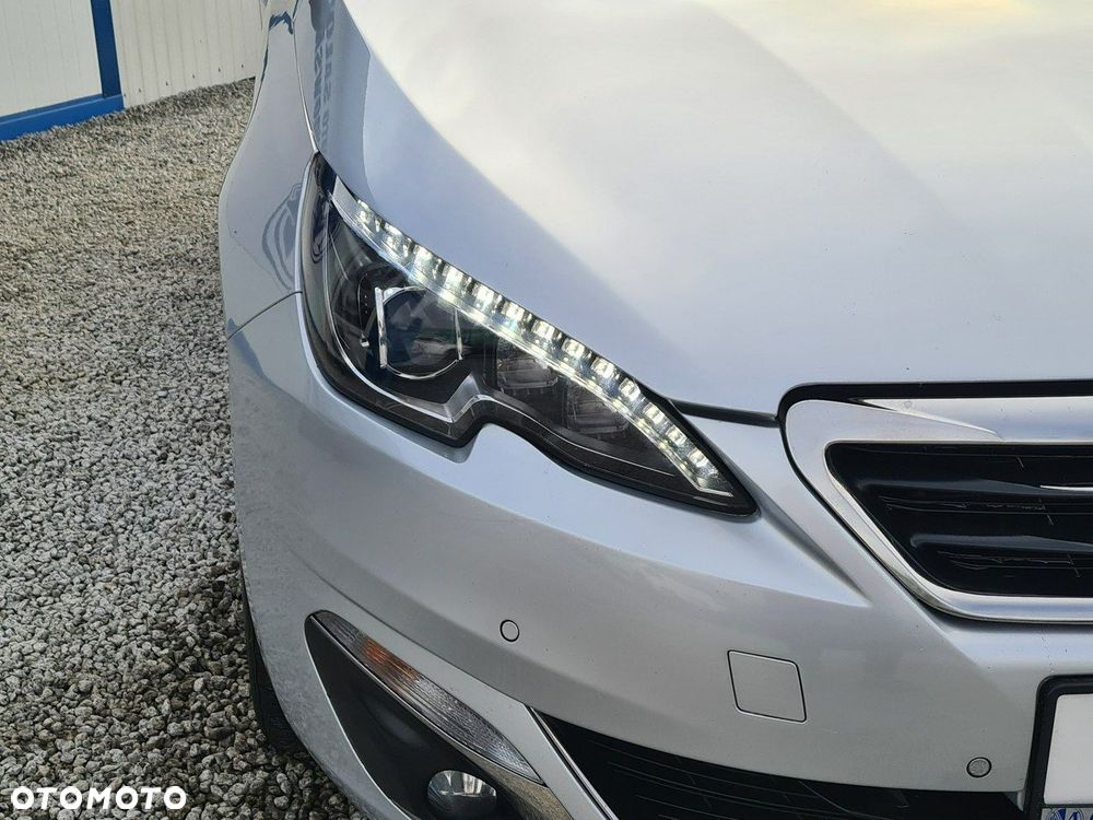 Peugeot 308 1.2 PureTech Allure S&S - 10