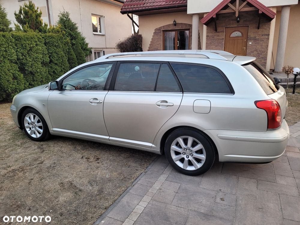 Toyota Avensis 1.8 VVT-i Sol - 10