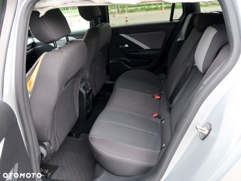 Opel Astra 1.2 T Business Edition S&S - 16