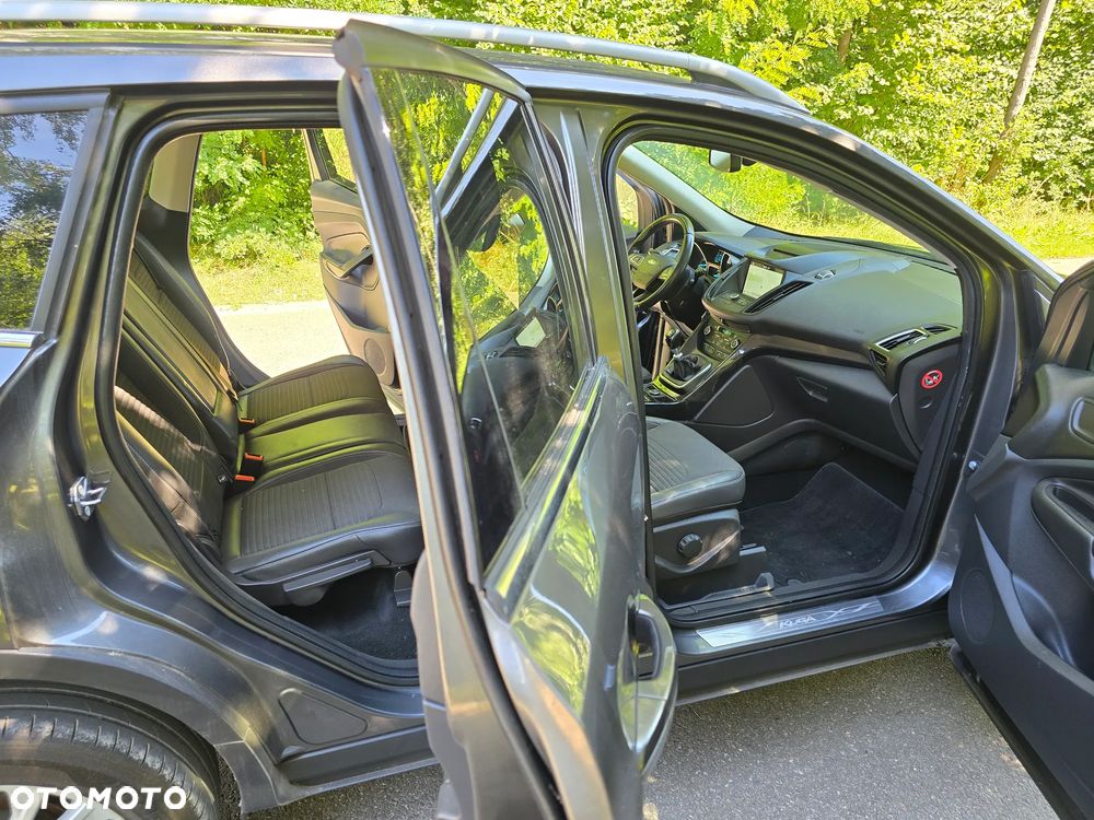 Ford Kuga 1.5 EcoBoost 2x4 Business Edition - 19