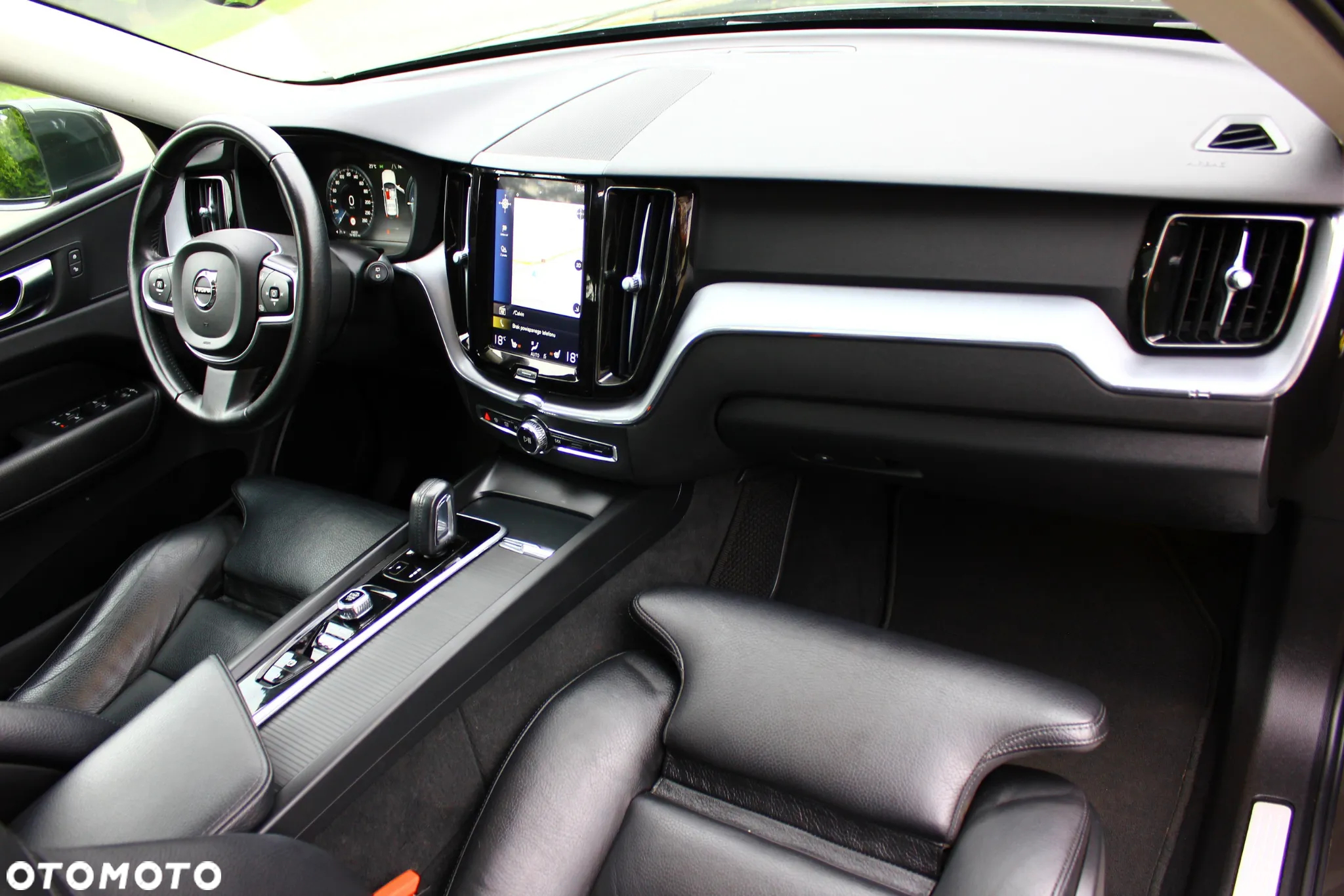 Volvo XC 60 T8 Twin Engine AWD Geartronic Momentum - 40