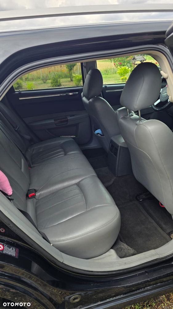 Chrysler 300C 5.7 V8 Hemi AWD - 11